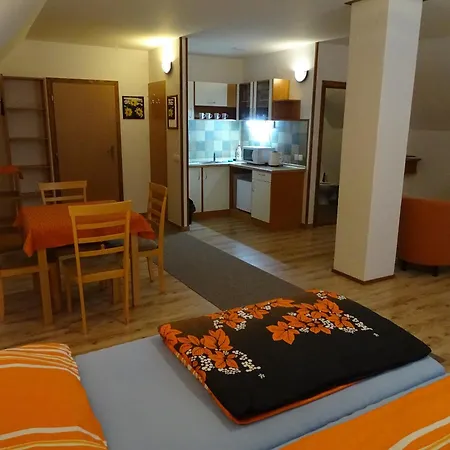 Pod Vápenkami Appartamento