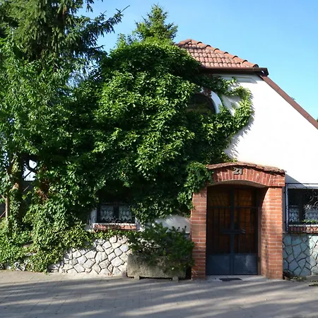 Pod Vápenkami Apartamento *