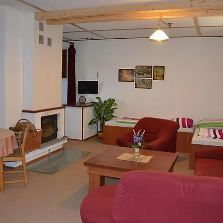 Pod Vápenkami Apartamento Skalica